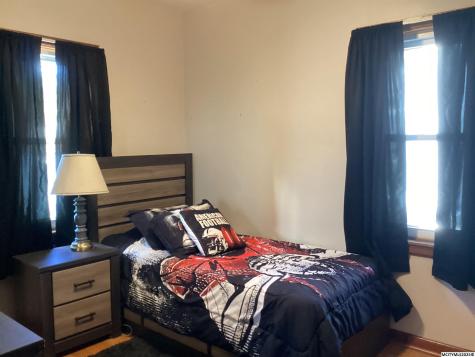 32 S Tennessee Mason City IA 50401