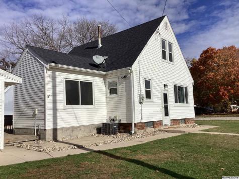 32 S Tennessee Mason City IA 50401