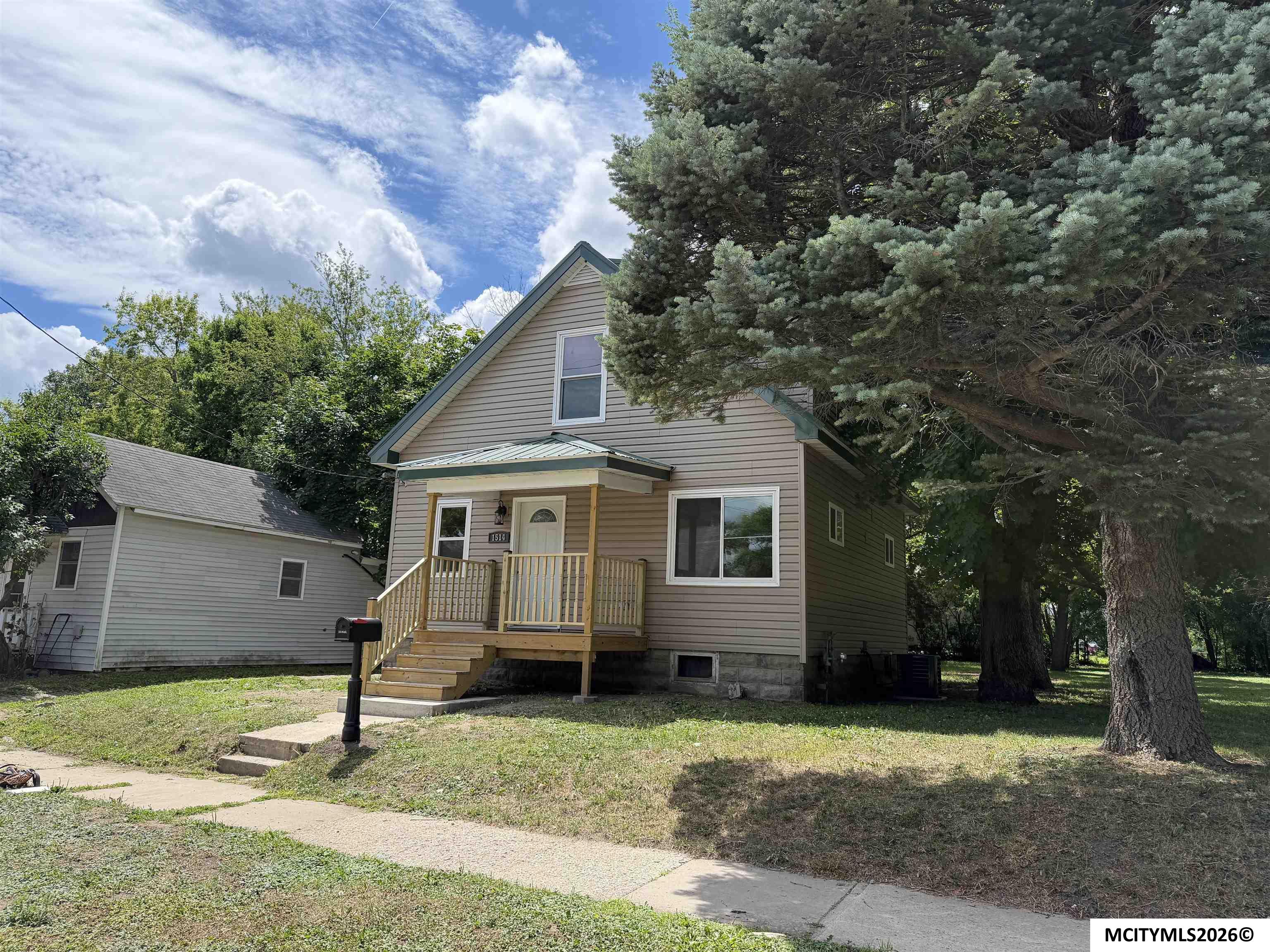 1514 N Pennsylvania Mason City IA 50401