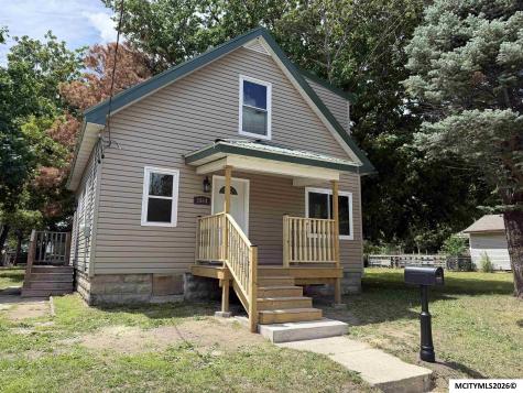 1514 N Pennsylvania Mason City IA 50401