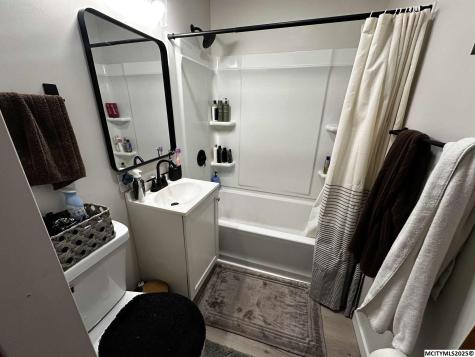 1009 Allison Street Charles City IA 50616