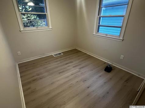 1009 Allison Street Charles City IA 50616