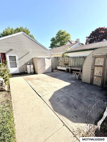 212 12th NW Mason City IA 50401