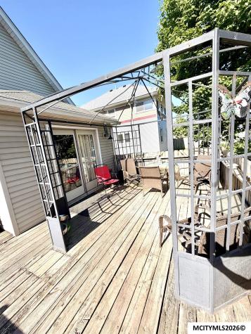 212 12th NW Mason City IA 50401