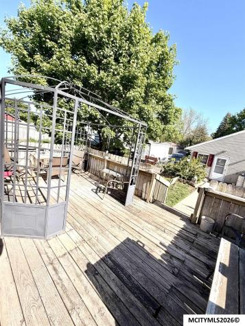 212 12th NW Mason City IA 50401