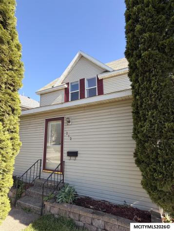 212 12th NW Mason City IA 50401