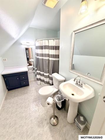 212 12th NW Mason City IA 50401