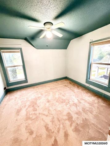 212 12th NW Mason City IA 50401