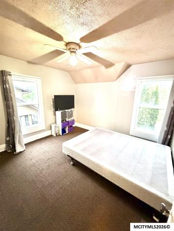 212 12th NW Mason City IA 50401