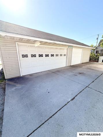 212 12th NW Mason City IA 50401
