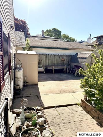 212 12th NW Mason City IA 50401