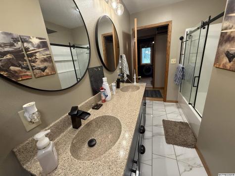 410 S 1st Street Osage IA 50461