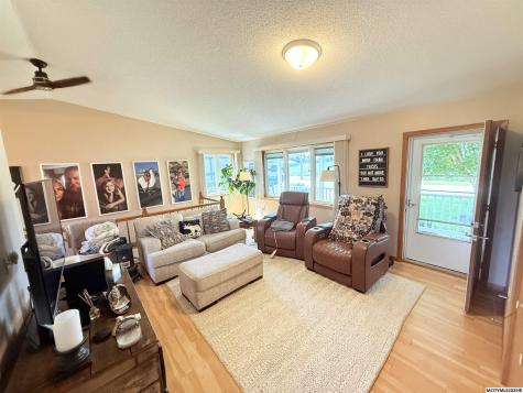 410 S 1st Street Osage IA 50461