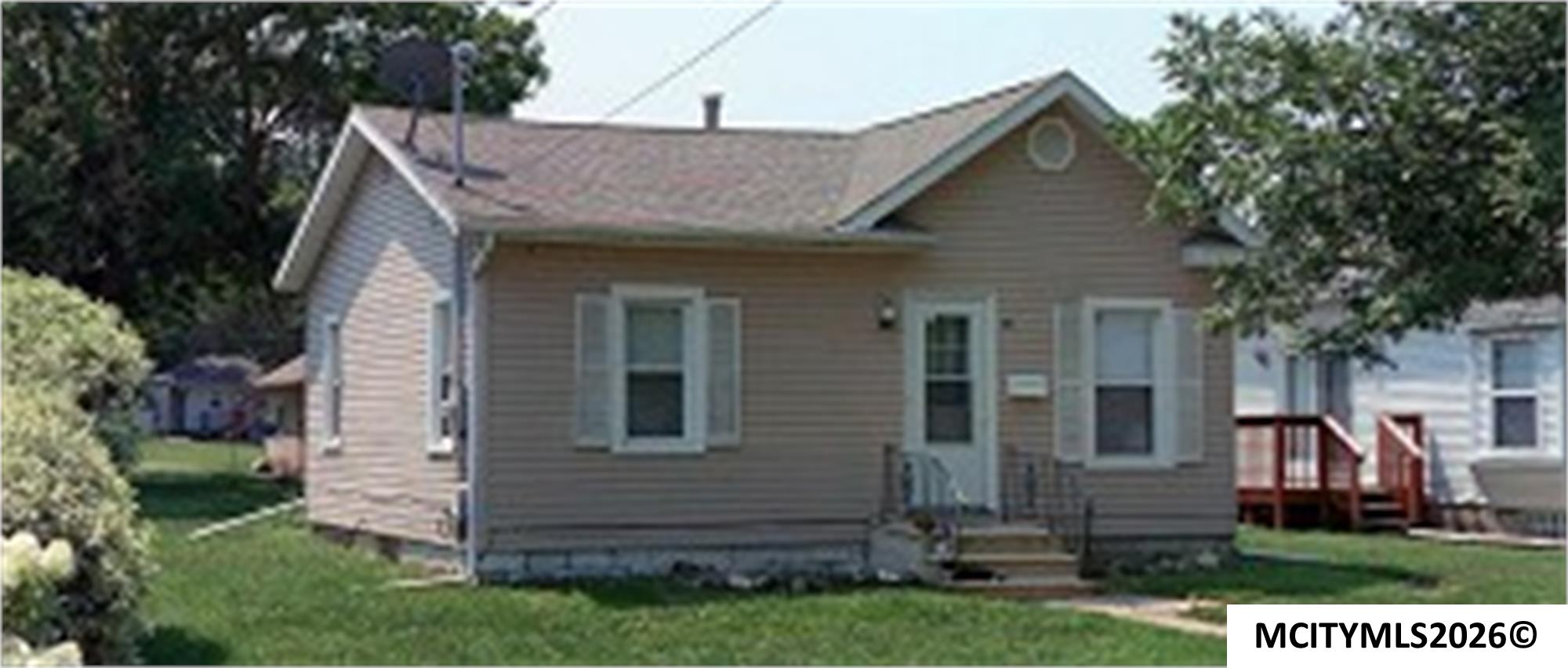 23 21st Street SE Mason City IA 50401