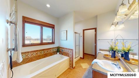 1500 Jade Court Mason City IA 50401
