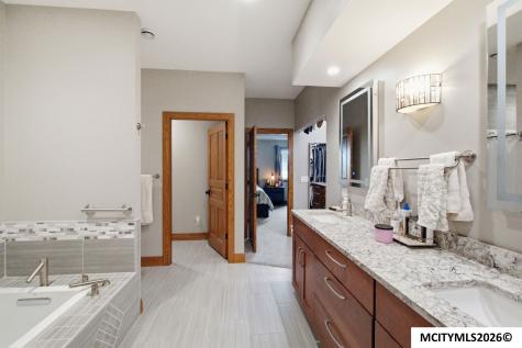 2937 Morning Star Court Mason City IA 50401