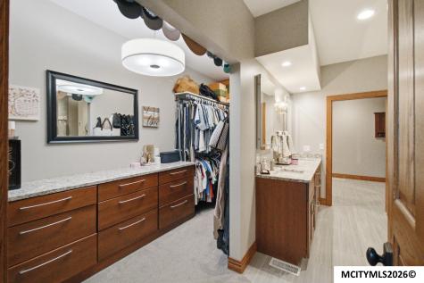 2937 Morning Star Court Mason City IA 50401