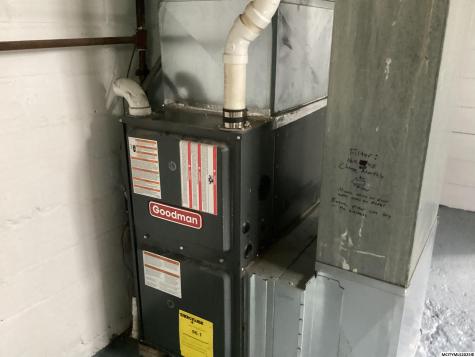 222 9th NW Mason City IA 50401