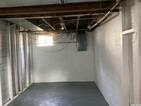 222 9th NW Mason City IA 50401