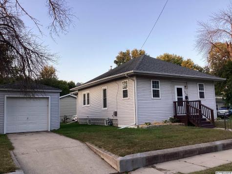 222 9th NW Mason City IA 50401