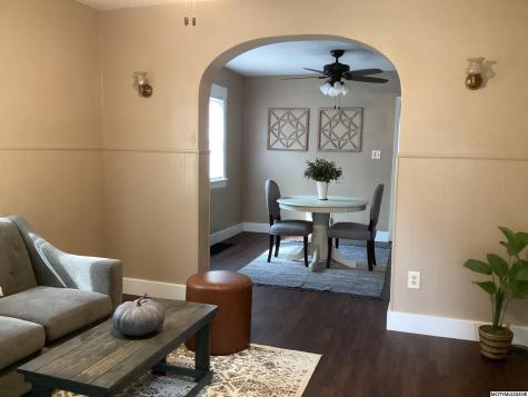 222 9th NW Mason City IA 50401