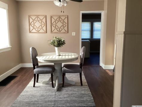 222 9th NW Mason City IA 50401