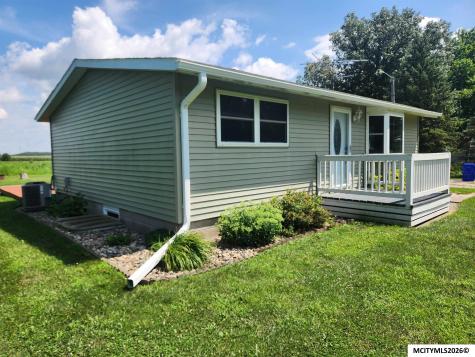 19319 Quince Avenue Mason City IA 50401