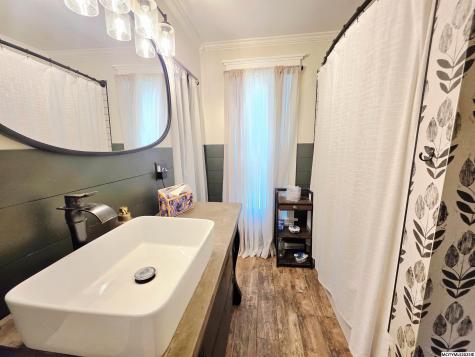 682 3rd NE Mason City IA 50401