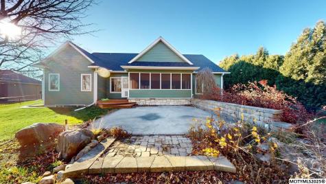 10 Deer Creek Court Mason City IA 50401