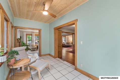831 1st Street NW Mason City IA 50401
