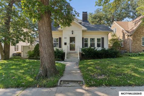 831 1st Street NW Mason City IA 50401