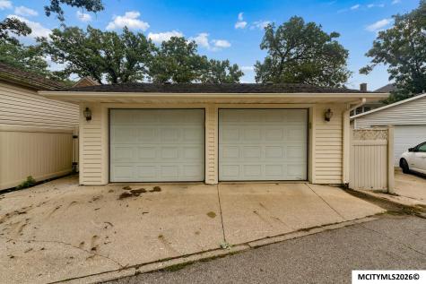831 1st Street NW Mason City IA 50401