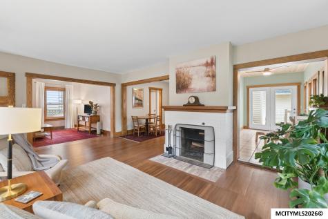831 1st Street NW Mason City IA 50401