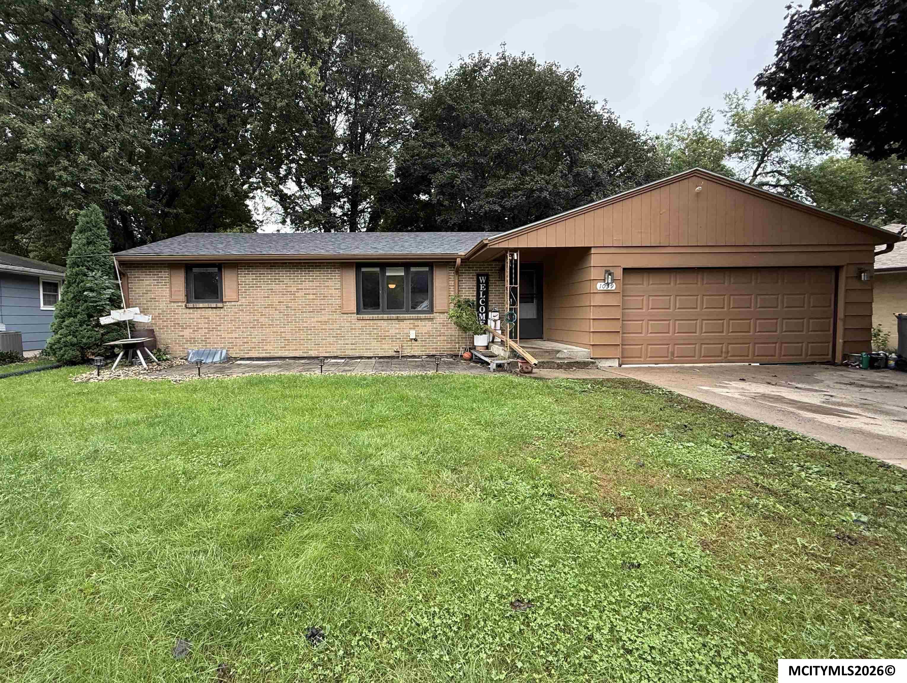 1039 Park Lane Mason City IA 50401