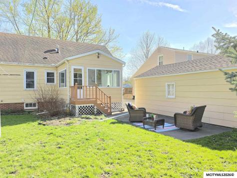 722 10th NE Mason City IA 50401