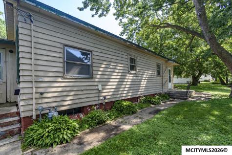 1021 N Tyler Mason City IA 50401