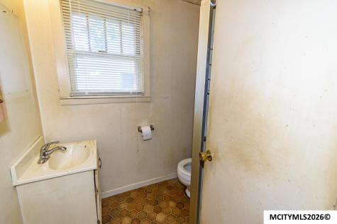 1021 N Tyler Mason City IA 50401