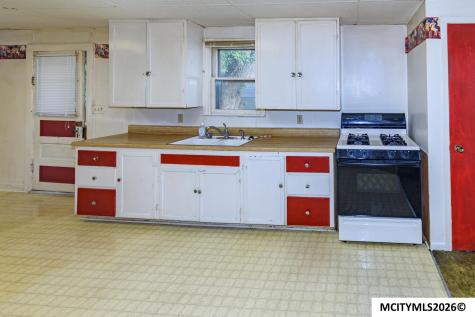 1021 N Tyler Mason City IA 50401