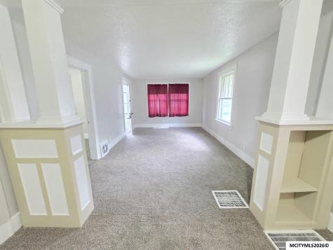 322 8th NW Mason City IA 50401