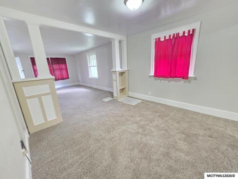 322 8th NW Mason City IA 50401