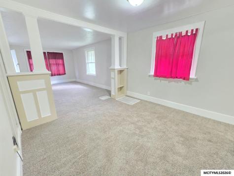 322 8th NW Mason City IA 50401