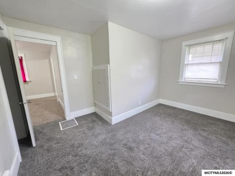 322 8th NW Mason City IA 50401