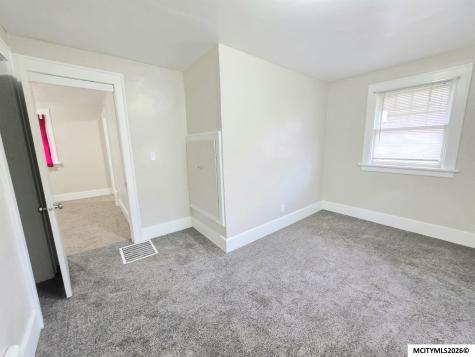 322 8th NW Mason City IA 50401