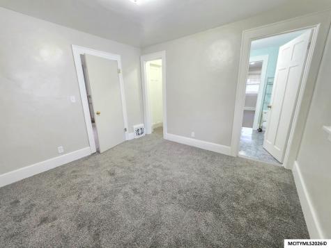 322 8th NW Mason City IA 50401