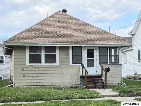 322 8th NW Mason City IA 50401