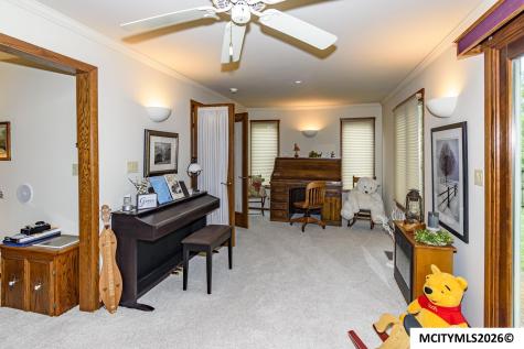 20688 Spruce Avenue Mason City IA 50401