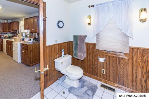 20688 Spruce Avenue Mason City IA 50401