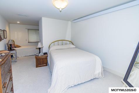 20688 Spruce Avenue Mason City IA 50401