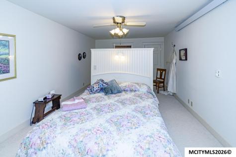 20688 Spruce Avenue Mason City IA 50401