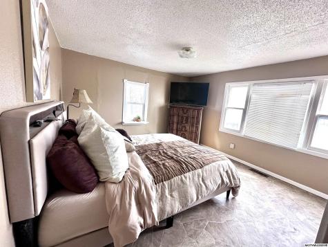 2779 17th SW Mason City IA 50401